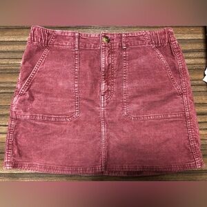 American Eagle Women's Zipped Skirt Size 10 Color Faded Maroon
